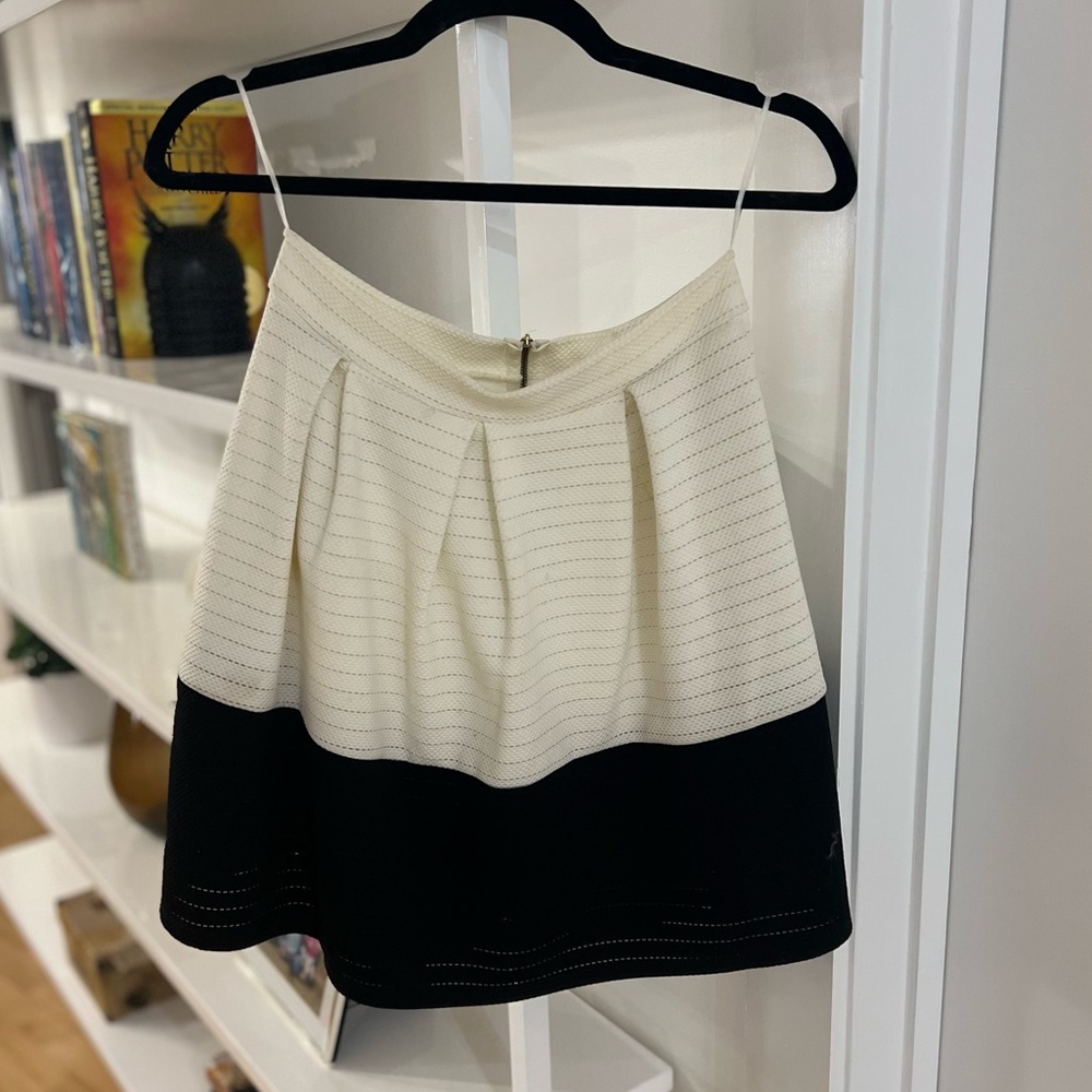 Miami Black and White High Waist Mini Skirt Size Medium